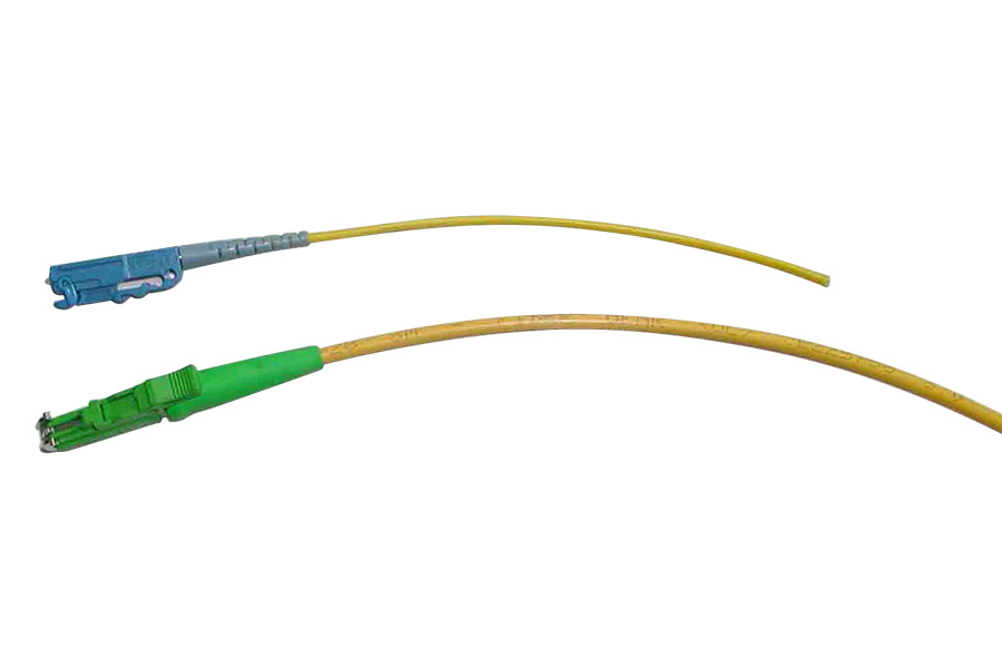 E2000 type fiber optic connector