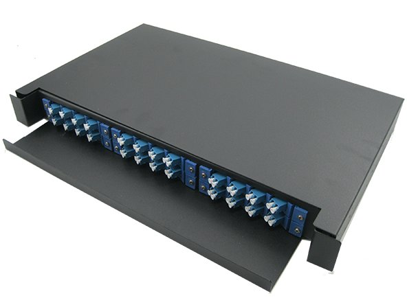 Plug-pull terminal box