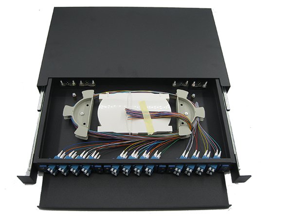 Plug-pull terminal box — view 2