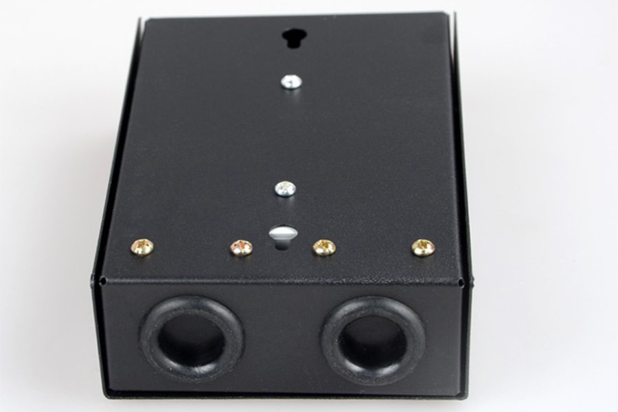 Wall-mounted cable terminal box — view 3