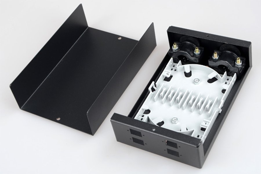 Wall-mounted cable terminal box — view 4